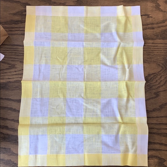 Solino Linen Placemats - Picture 2 of 3